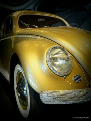 Goldener VW.jpg