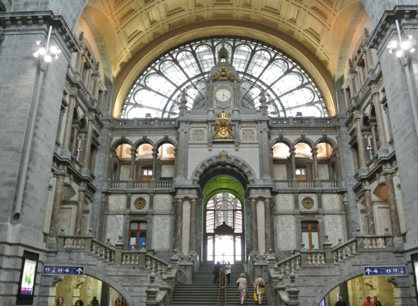 Bahnhof Antwerpen.JPG