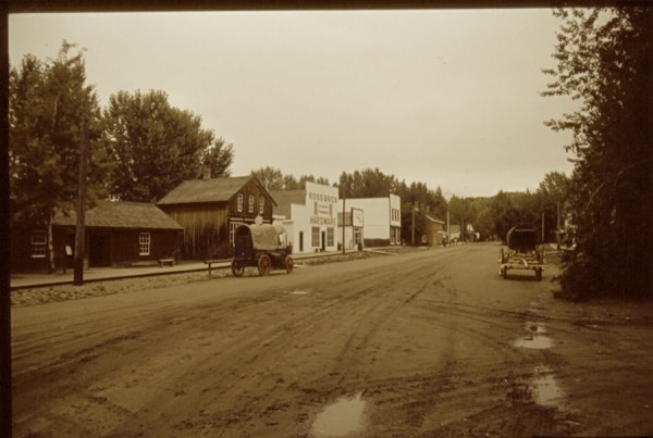 Fort Edmonton ca. 1880.jpg