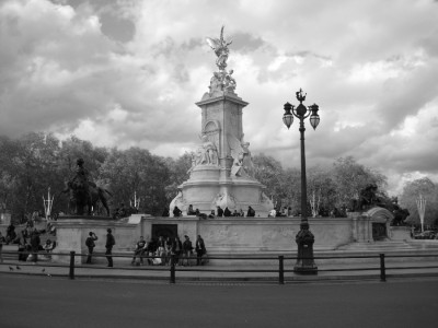 London-Vicoria-Memorial.JPG