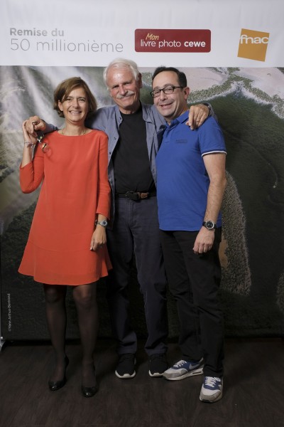 CEWE_Laurence Courtinat-Vernon_Yann Arthus Bertrand_D Maclere-1.jpg (662.52 KiB) 17363 mal betrachtet CEWE_Laurence Courtinat-Vernon_Yann Arthus Bertrand_D Maclere-1.jpg