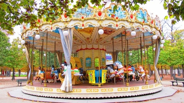 nächster Halt_ Manege à Paris.jpg