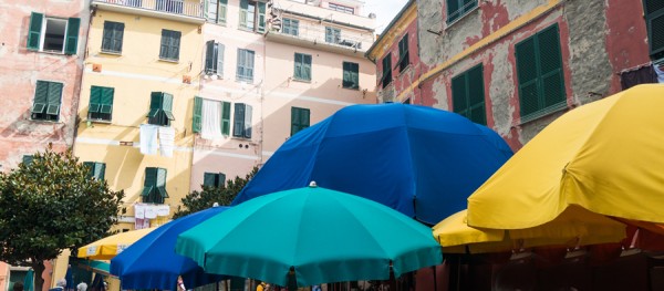 Schirme Vernazza.jpg