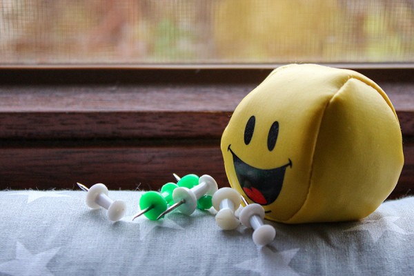 Pinn-Nadeln und Smiley.jpg