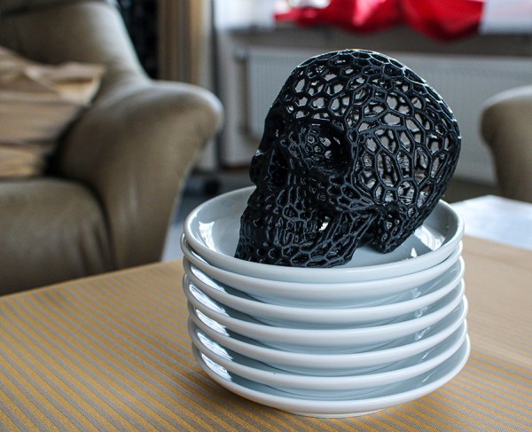 Teller und Totenkopf.jpg