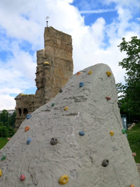 Kletterfelsen.jpg