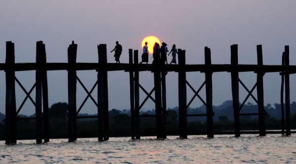 2009-Burma-02112009-685.jpg