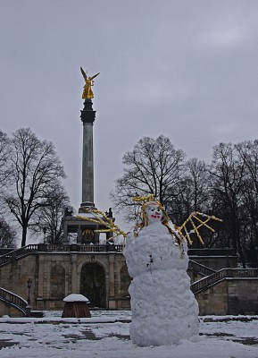 Der doppelte Friedensengel.jpg