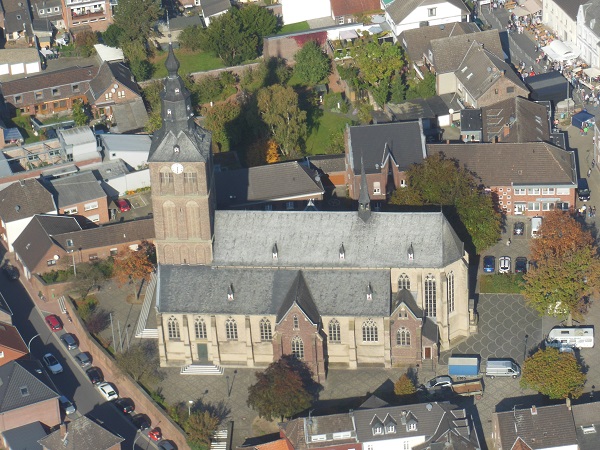 Kerken-Nieukerk von oben 7.jpg