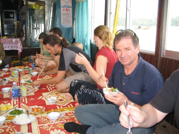 0146_Hue-Mittagessen auf dem Boot.jpg