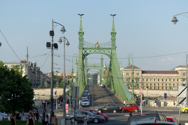 Brücke Budapests.JPG