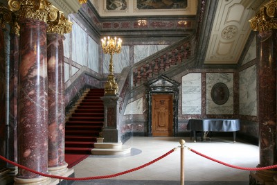 Berliner_Dom(Kaiserliches_Treppenhaus).jpg