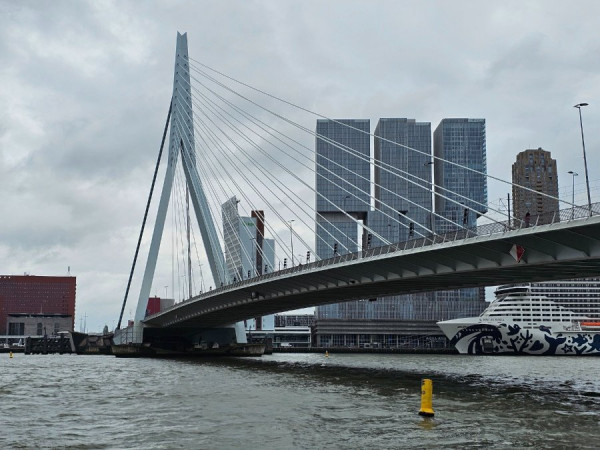 Hafen Rotterdam 2024.jpg