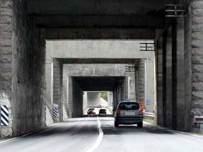 Eckiger_Tunnelblick_Reschensee.jpg