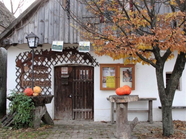 vinothek899.jpg
