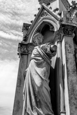 Canon EOS F11 BZ100 ISO100 BW35.jpg