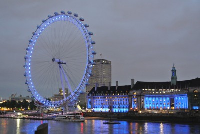 Riesenrad London Farbenspiel.JPG
