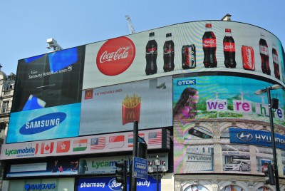 piccadilly circus.JPG