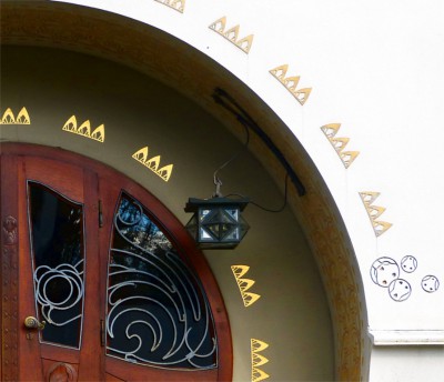 Jugendstilportal Ausschnitt klein.JPG