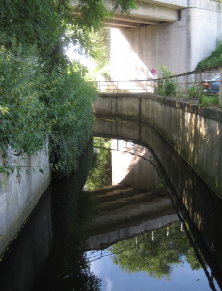 Spiegelung-Kanal.JPG