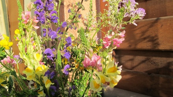 bunter Wiesenstrauss_1.jpg