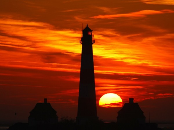 Westerhever Leuchtturm Sonnenuntergang 02wp.jpg