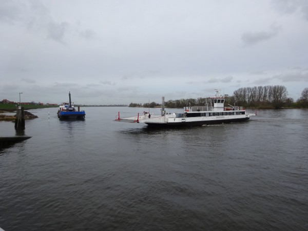 Elbfähre.JPG