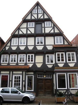 schlichtes fachwerkhaus.jpg