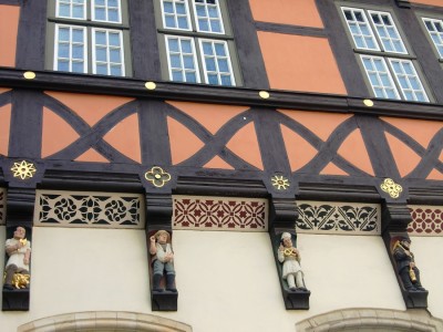 Rathaus_Wernigerode_Figuren.JPG
