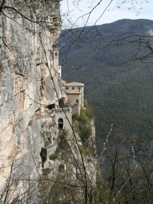 Madonna_della_Corona1.jpg