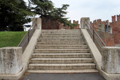 Verona-Ponte_Scaligero2.jpg