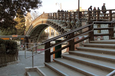 Venedig-Ponte dell'Accademia.jpg
