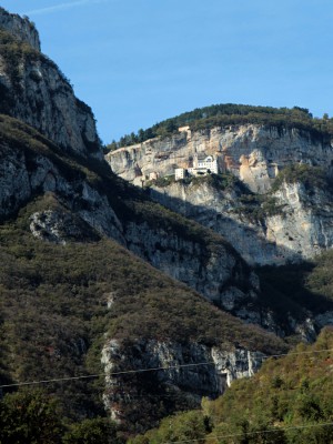 Madonna_della_Corona4.jpg