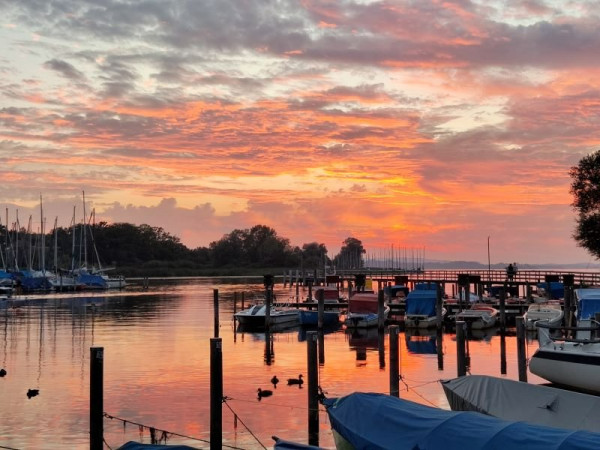Sonnenuntergang am Hafen.jpg