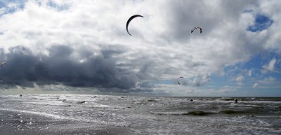 Dramatischer Wolkenhimmel über der Nordsee bei St. Peter Ording.jpg