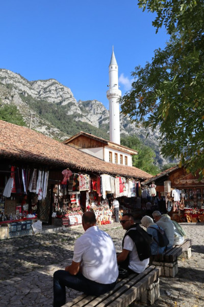 Alter Basar in Kruja.jpg