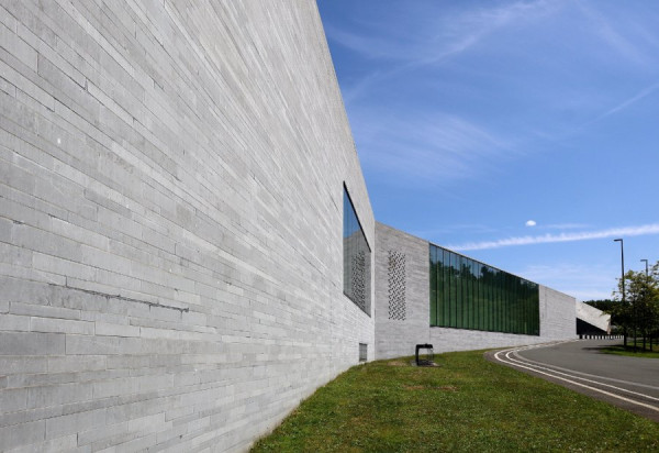 Museum für Glaskunst MusVerre in Sars-Poteries.jpg