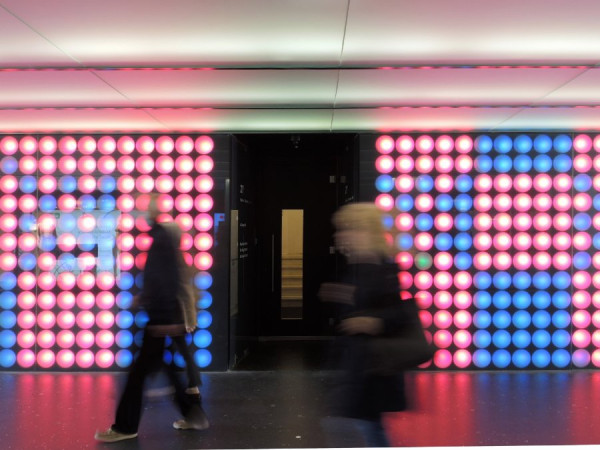 Passanten in Innsbruck.jpg