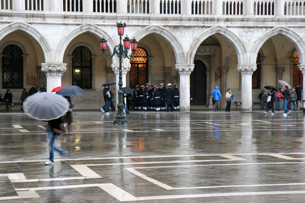 Regenwetter_in_Venedig.jpg