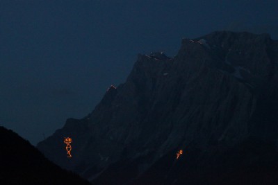Johannisfeuer_Zugspitze.jpg