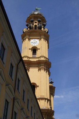 2010_0524München_Theatinerkirche.JPG