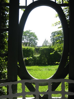 Canon Power Shot E1 F 3.2 BZ 500 ISO 80 BW9.JPG