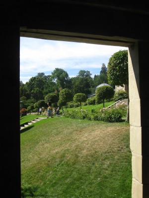 Canon Power Shot E1 F 8 ISO 80 BW 8.JPG