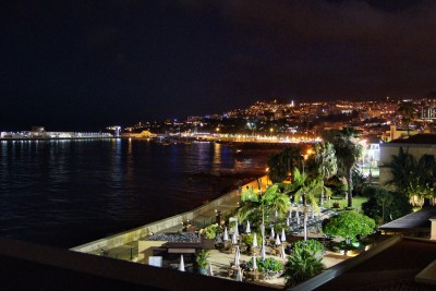 Funchal bei Nacht.jpg